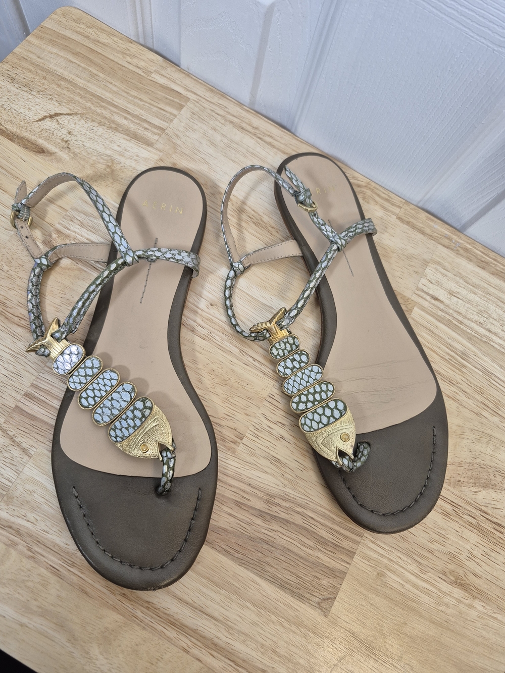 AERIN Leah Leather Thong Sandals Gold Fish Metallic Green Flat Slide Size 7.5